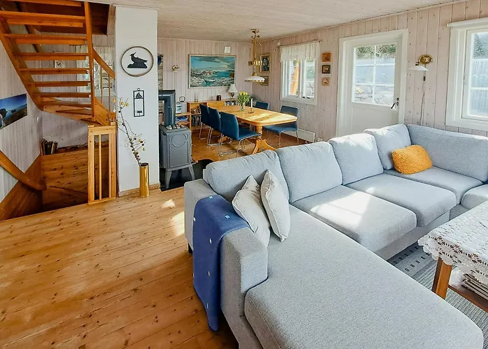 Med Utsikt Over Sogndalstrand Feriehus Sogndalsstrand