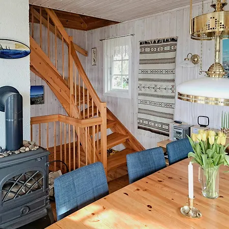 With Views Over Sogndalstrand * Sogndalsstrand